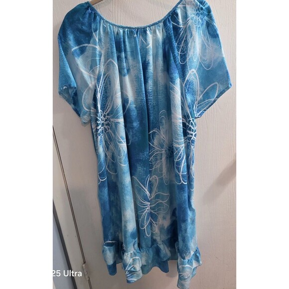 Avenue Dresses & Skirts - Avenue Blue White Floral Dress 2X (22/24) short Sleeve Ruffled Hem